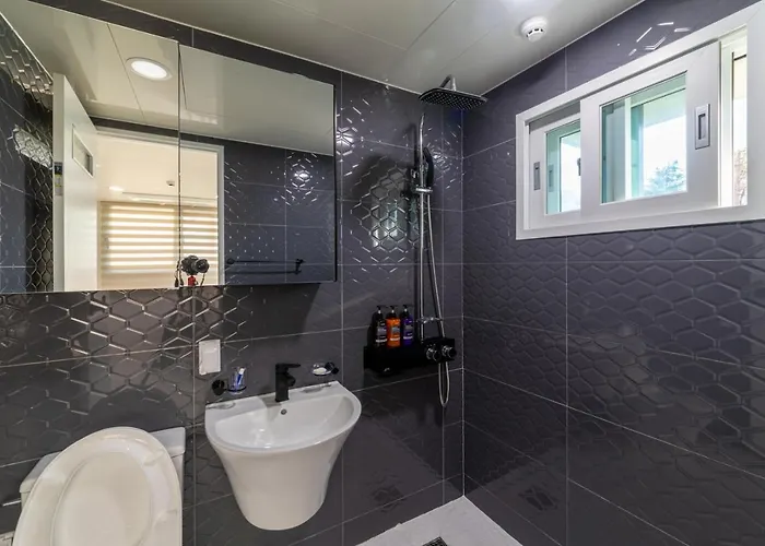 4 3 Bathrooms Whole House Busan
